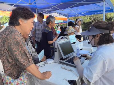 拒绝烟草诱惑，守护绿色健康——沙坪坝区第38个世界无烟日宣传活动侧记